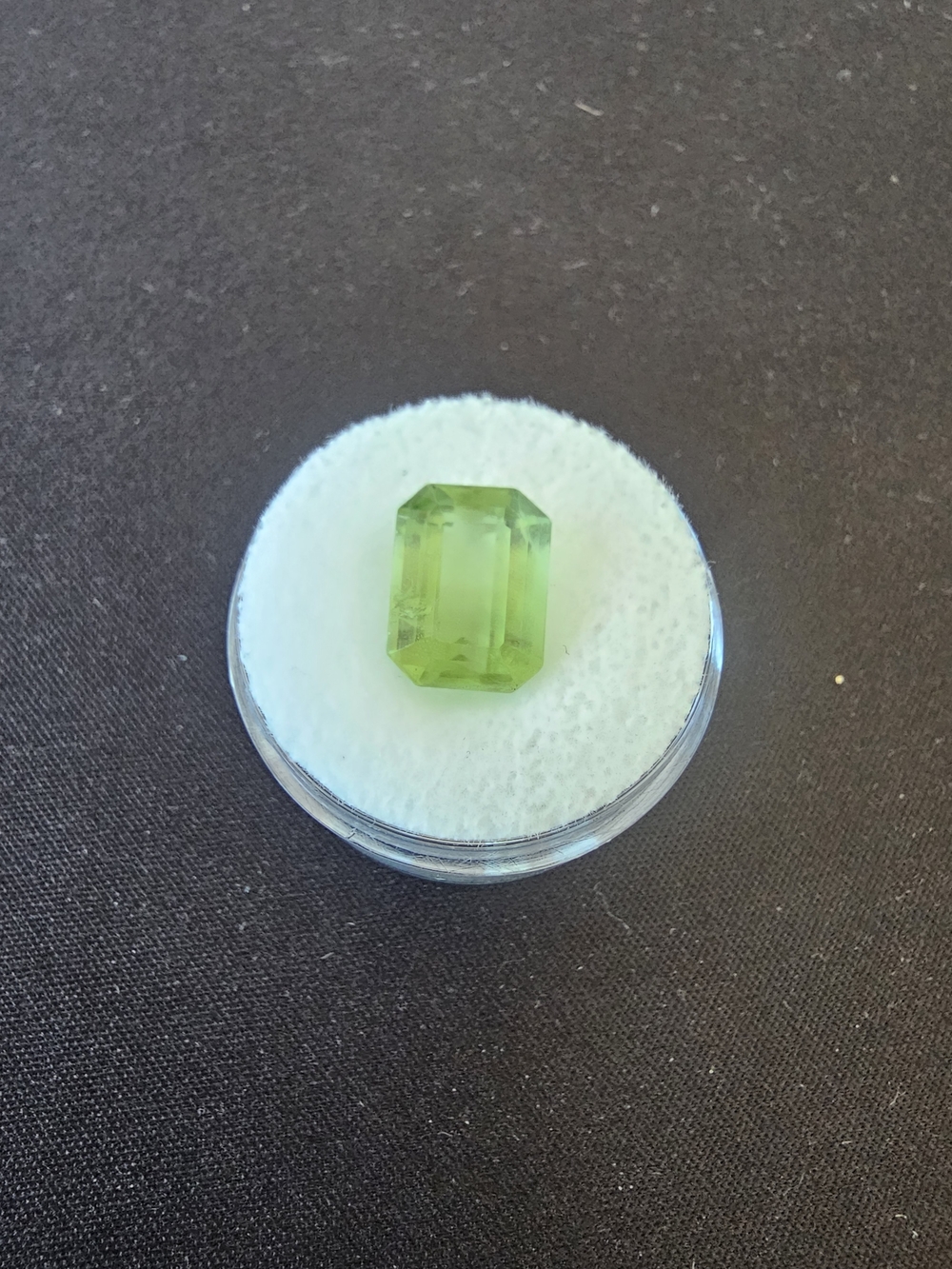 Beautiful Green Emerald-Cut Peridot Gemstone for Jewelry